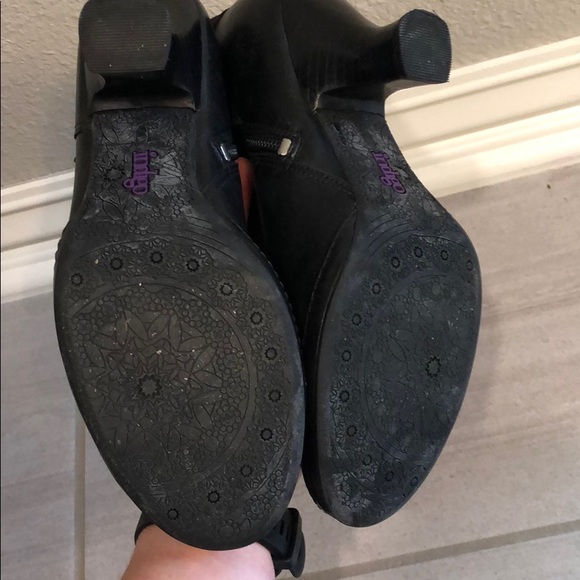 Clarks Indigo ankle bootie - Picture 8 of 9